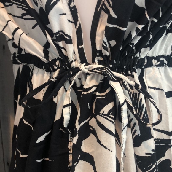 Islander Black/White Swimsuit Cover Up Small - Picture 2 of 6